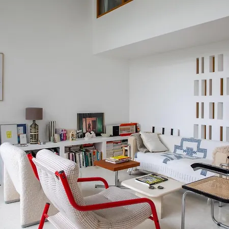 Stylish 2bd With Balcony Belleville 公寓
