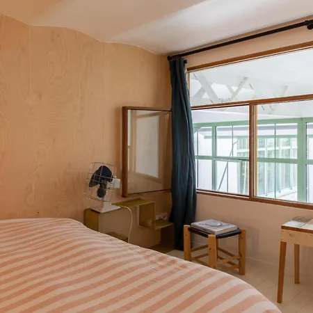 Stylish 2bd With Balcony Belleville *
